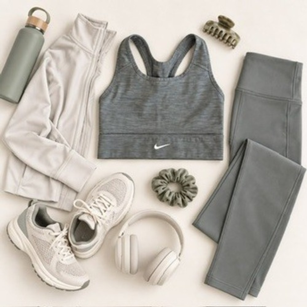 Nike Dri-FIT Women's Heathered Gray Racerback Sports Bra Size Small
